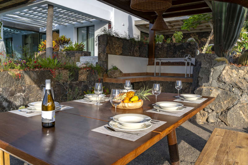 Villa Liquen - lanzarote villas for rent